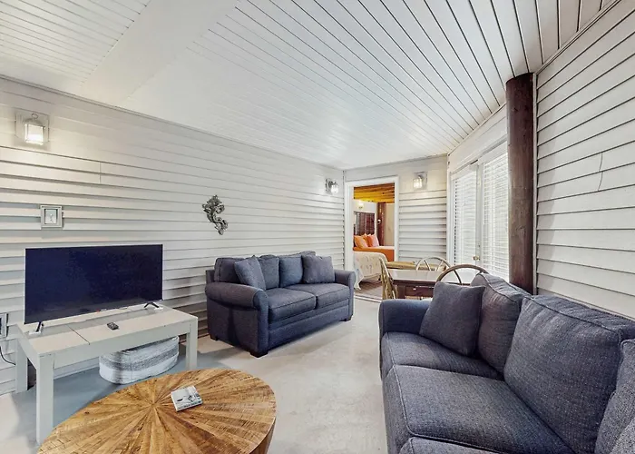 Downstairs Duplex Near The With Full Kitchen Wifi Cable Partial Ac *