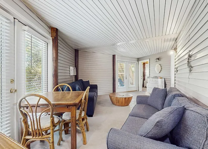 Holiday home Downstairs Duplex Near The With Full Kitchen Wifi Cable Partial Ac