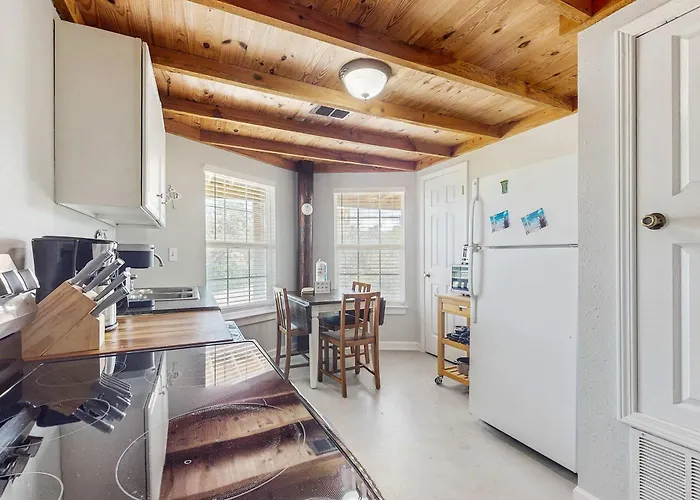 Downstairs Duplex Near The With Full Kitchen Wifi Cable Partial Ac Holiday home